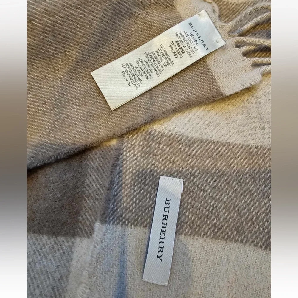 New Burberry Gray Nova Check Fringe Blanket Scarf